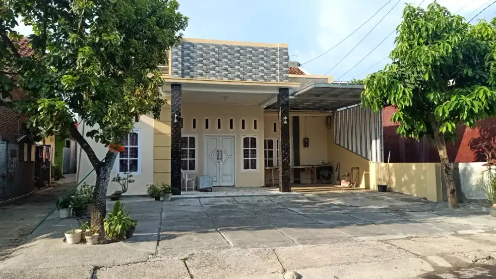 DISEWAKAN RUMAH 2 LANTAI