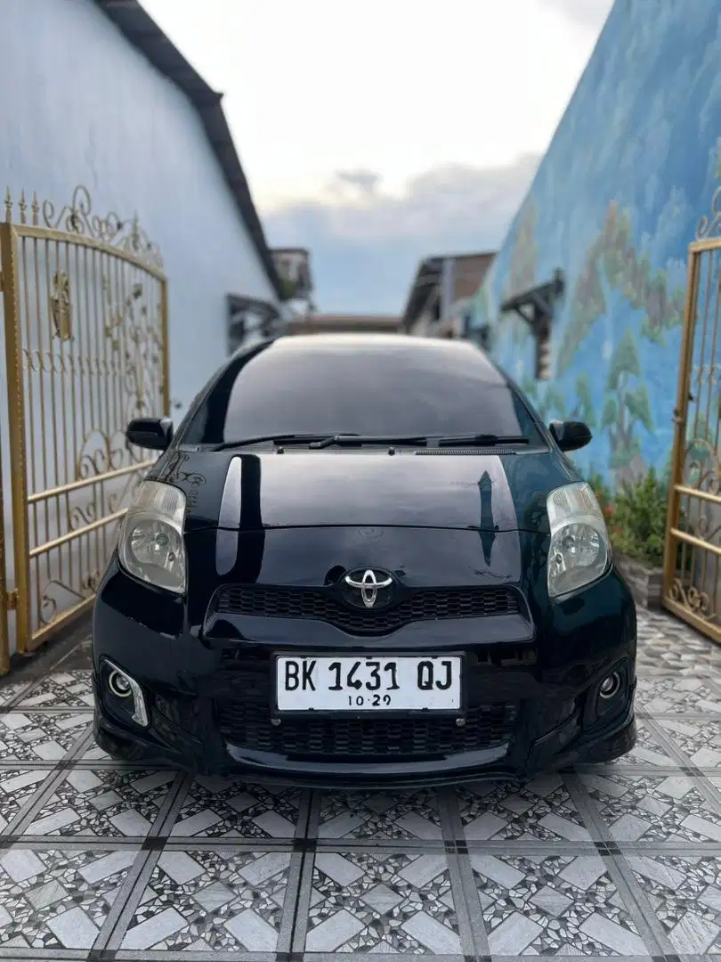 Toyota Yaris E matic 2013