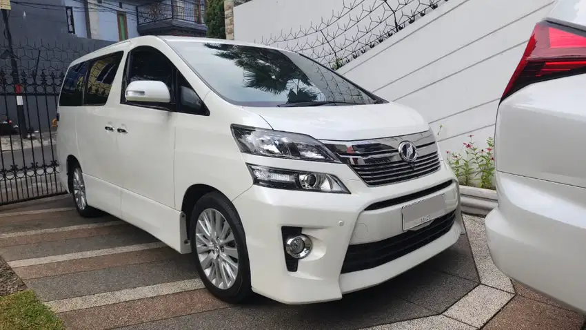 Toyota Vellfire (2014)