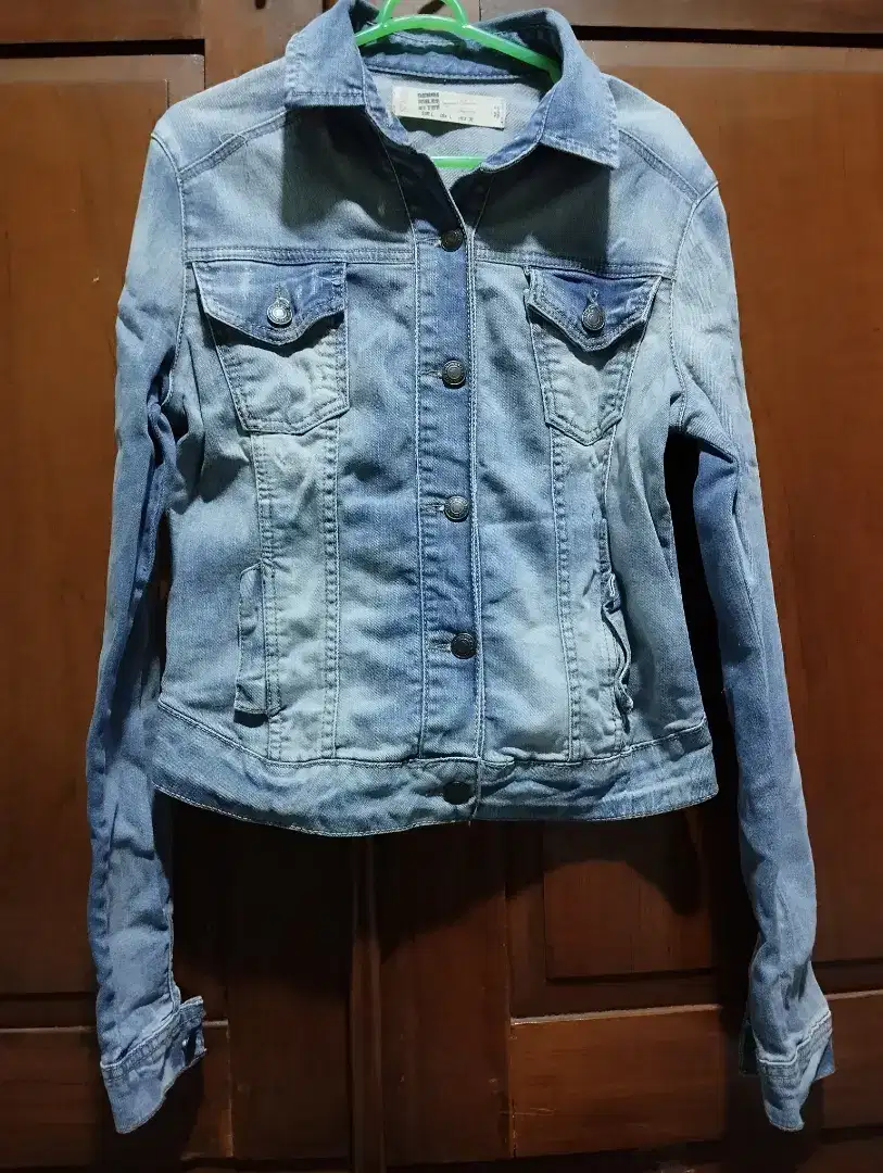 Jaket levis masih new