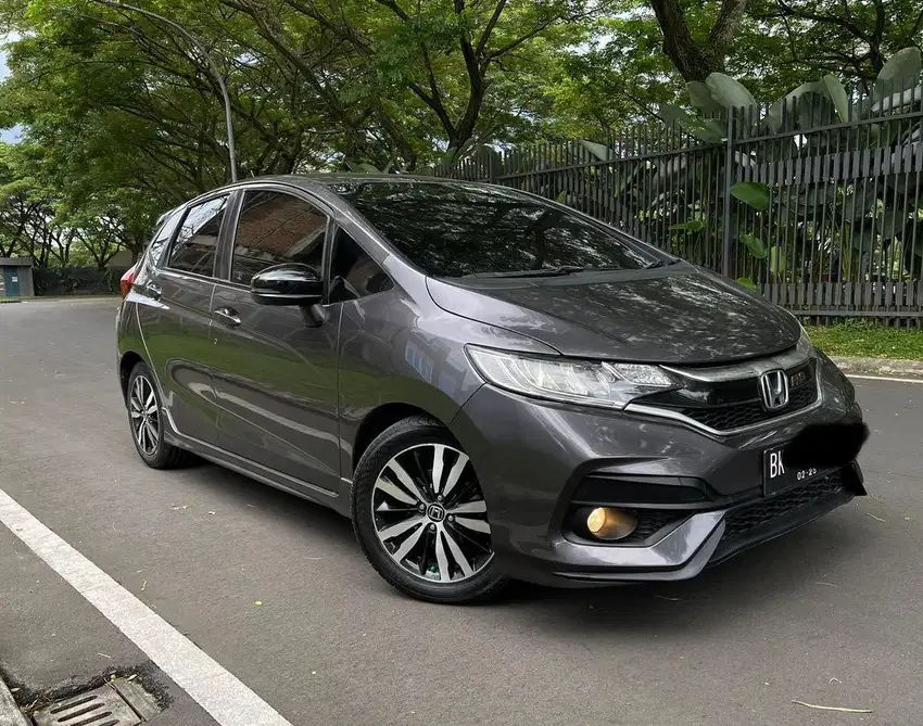 Honda jazz RS 2017/2018 (sudah facelift) abu-abu matic pemakaian 2018.