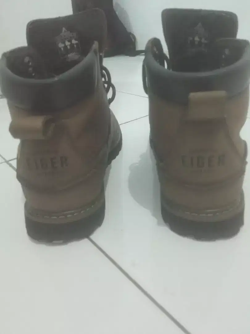 Sepatu eiger xavante size 41 like new