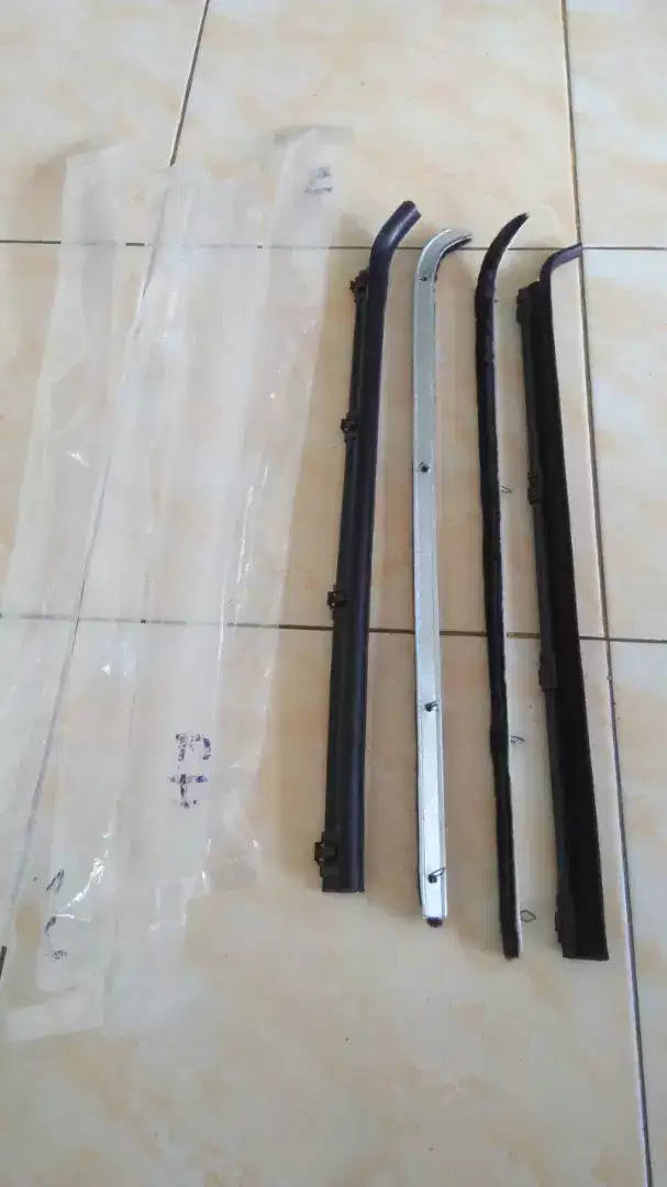 Hardtop karet list pelipit kaca