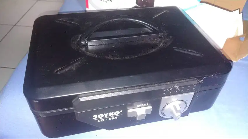 kotak uang / cash box joyko