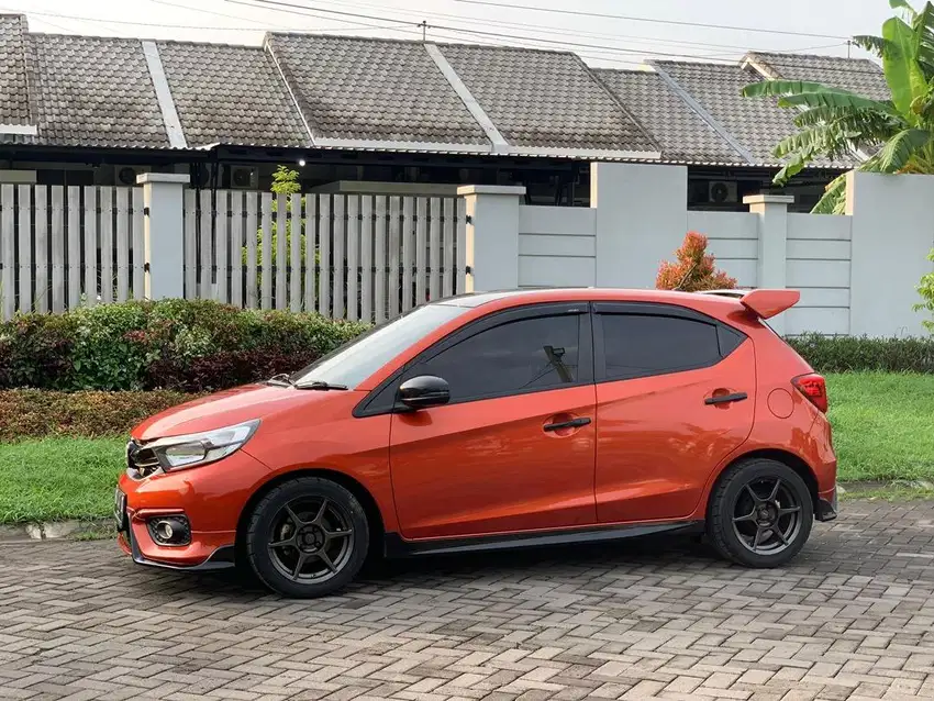 Honda Brio RS urbanite orange matic 2022