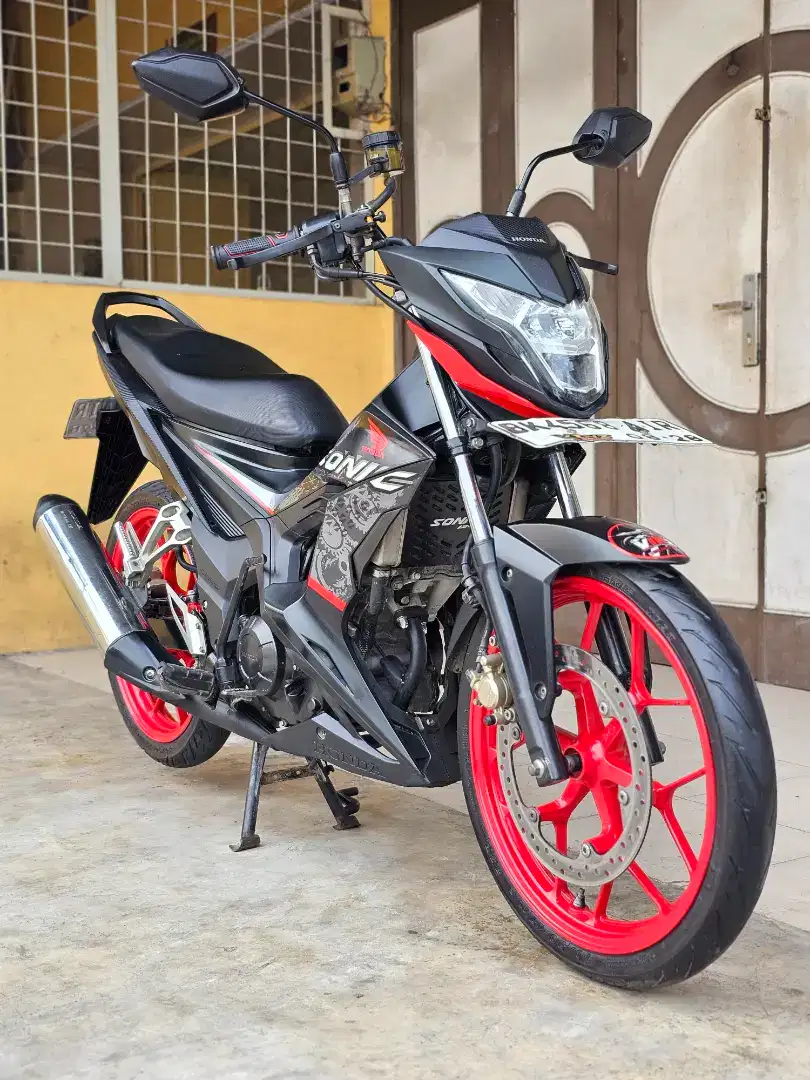 Honda Sonic / Sonic 150R 2019, Black Premium Metalic.