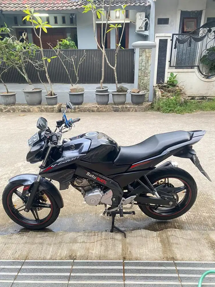 Dijual yamaha vixion 2015 hitam
