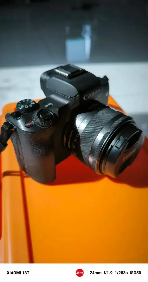 Kamera Canon M50 mirrorless lensa kit mulus