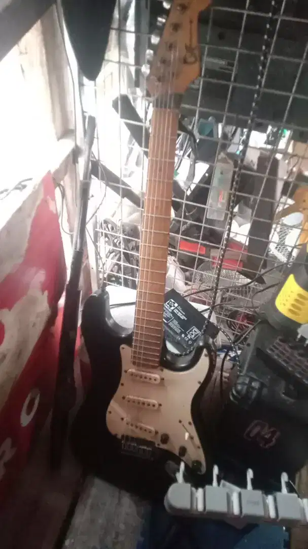 Dijual gitar listrik siap pakai