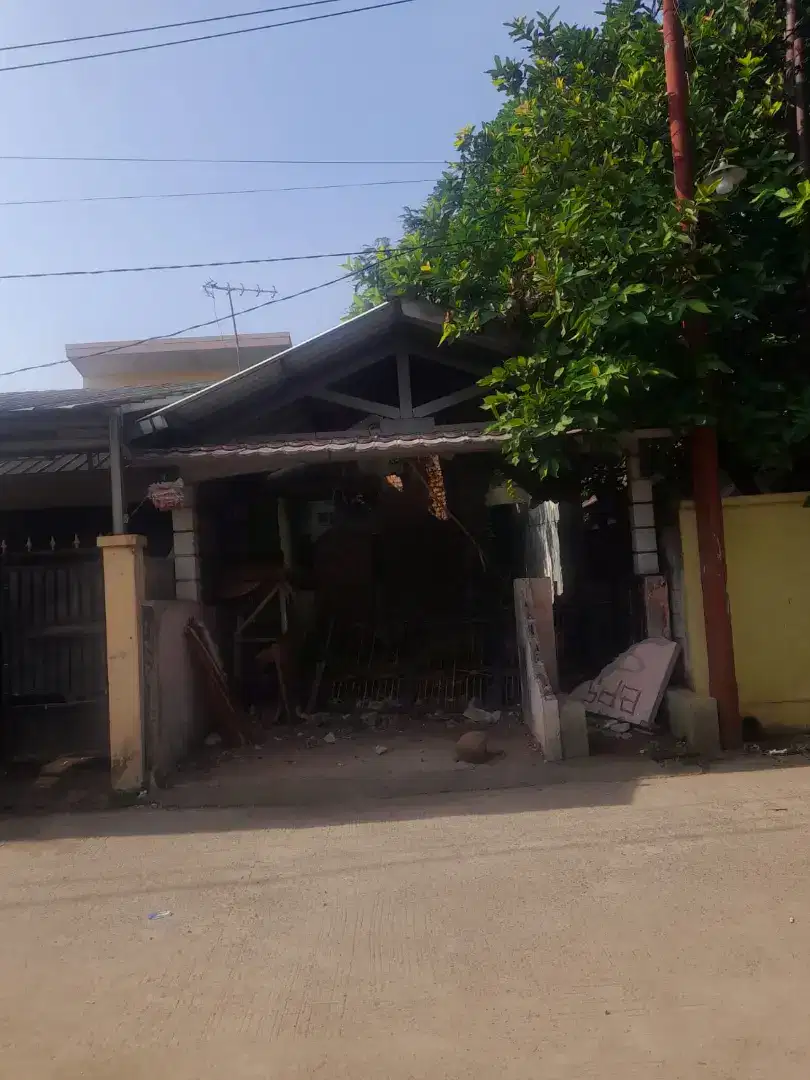 DI JUAL RUMAH KAMPUNG MURAH BUTUH RENOVASI,JLN BAYAN.MUSTIKA JAYA