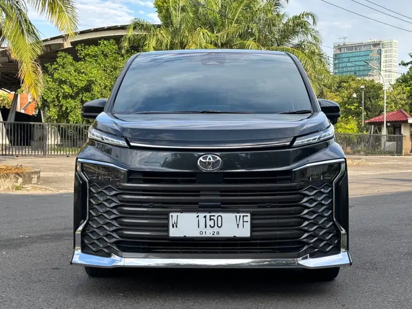 Toyota Voxy 2,0 AT 2022 “KM 13rb” Tgn 1 FULL ORI