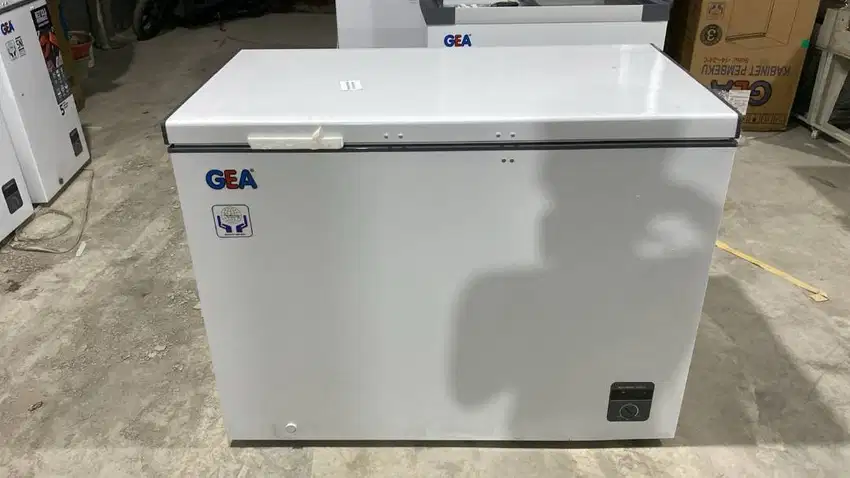 Gea AB-208-R Chest Freezer Box Pendingin Frozen Food Ice Cream (T1)