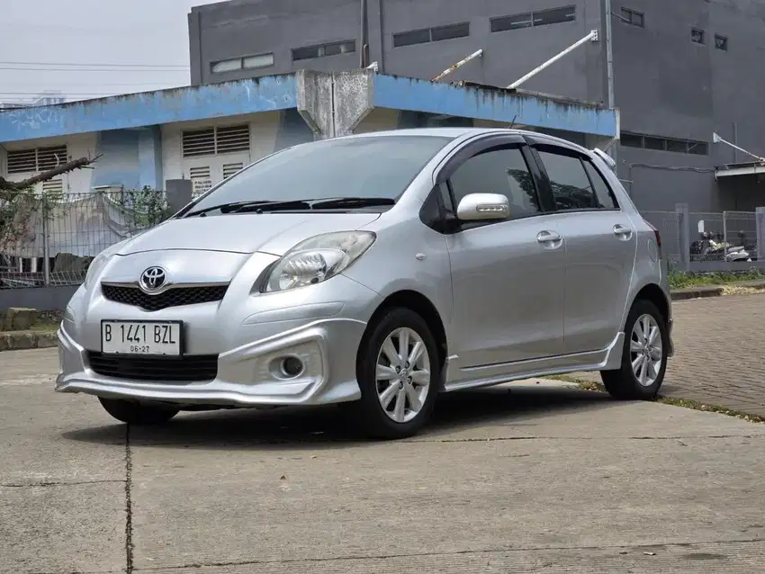 Toyota Yaris E At tahun 2012