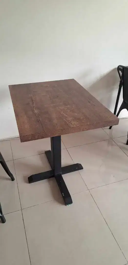 Meja makan kayu kaki besi minimalis utk resto/warung