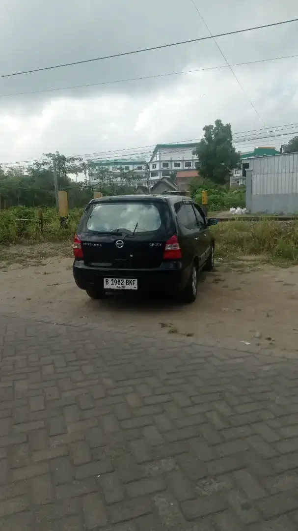 Grand Livina Tahun 2010 Tipe XV Matic