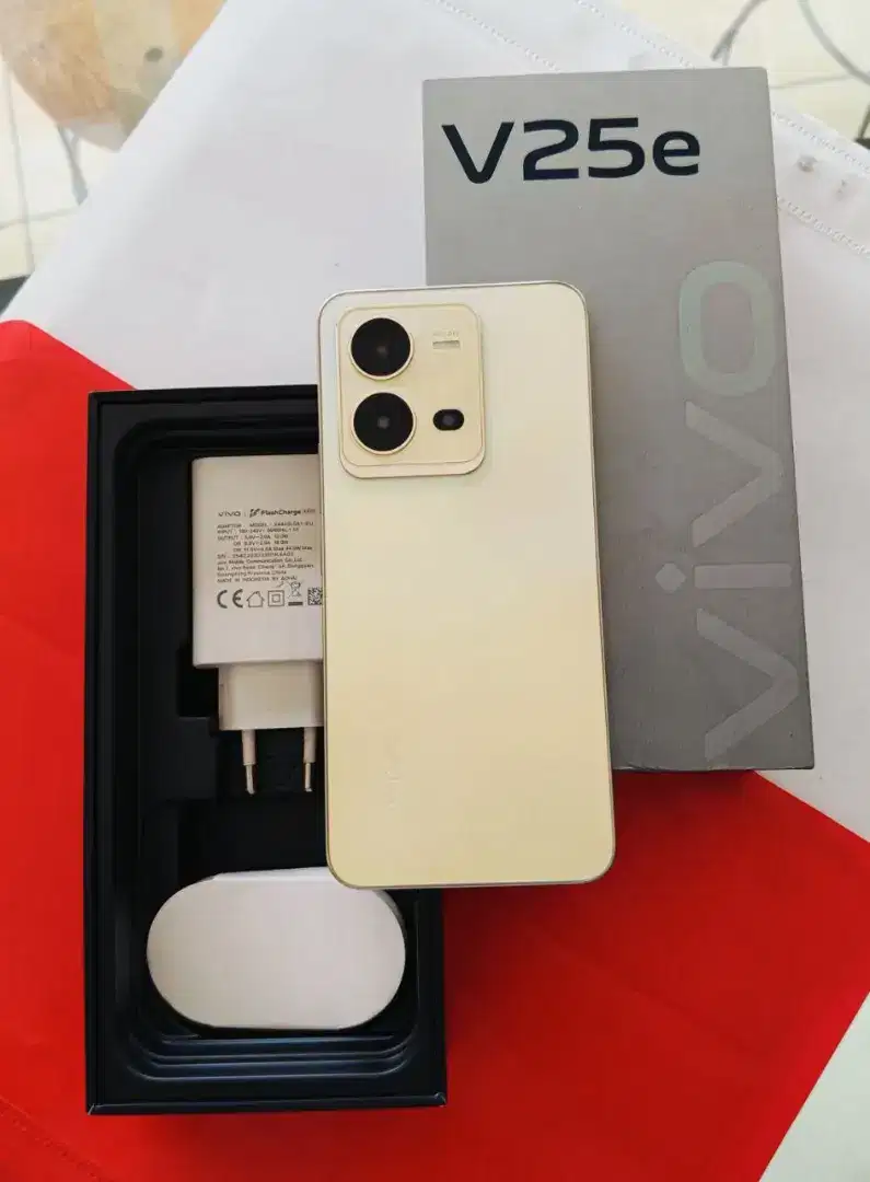 Vivo V25e 8/256GB Resmi