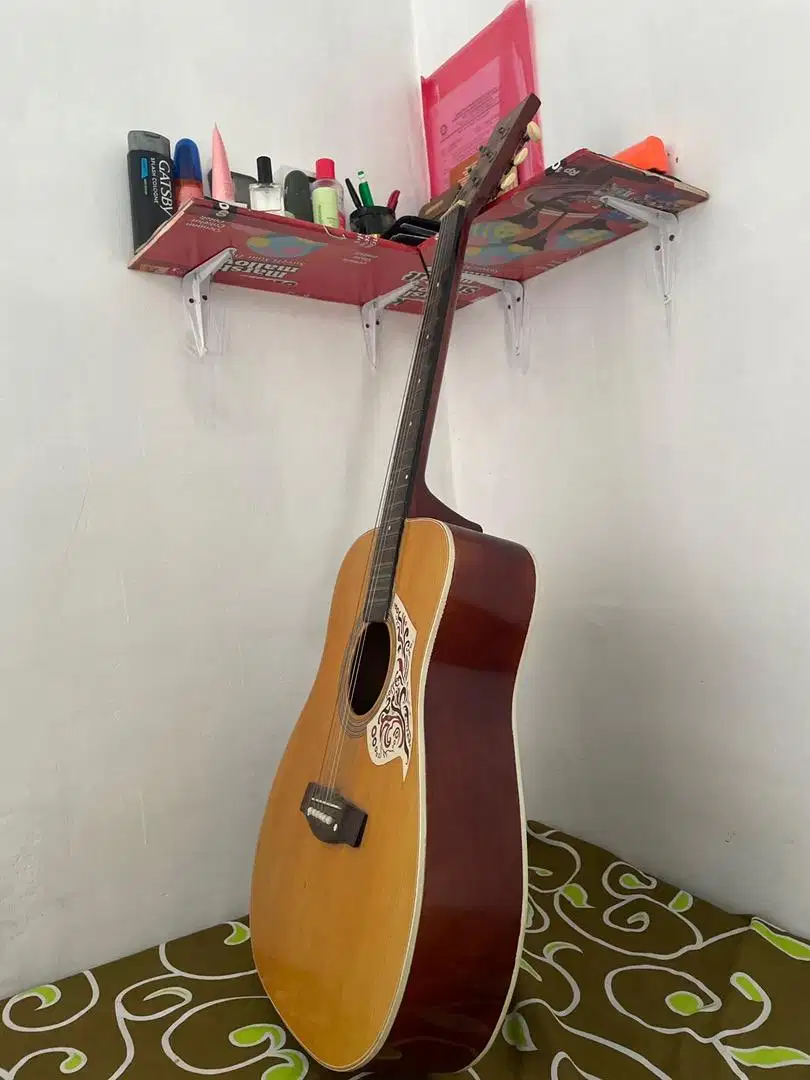 Dijual Gitar Akustik Murah