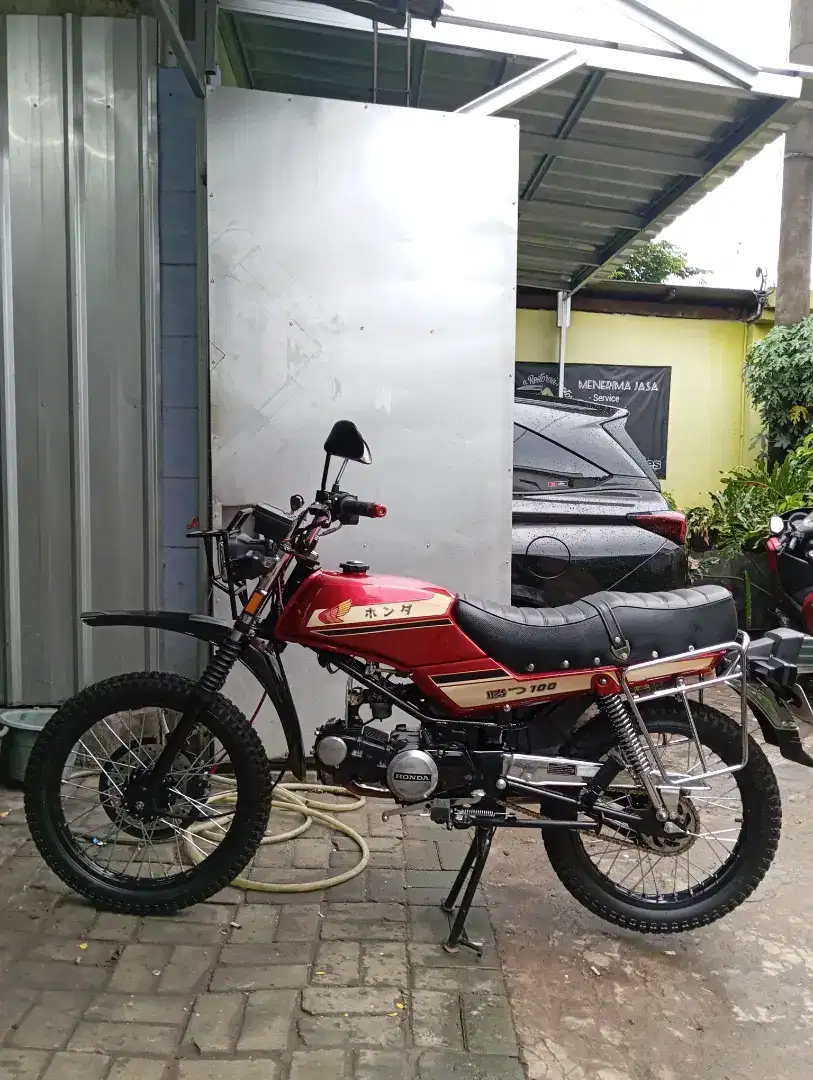 Honda win 100 asli merah