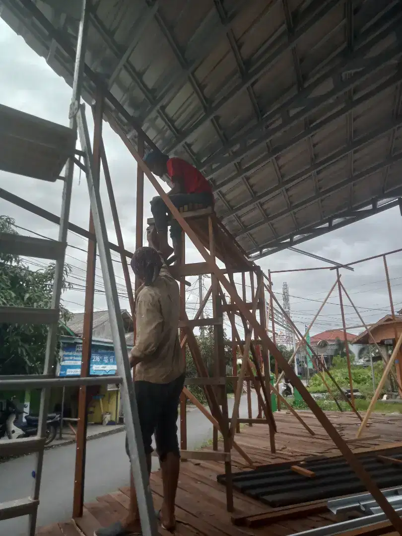 Tukang kayu batu bajaringan cat