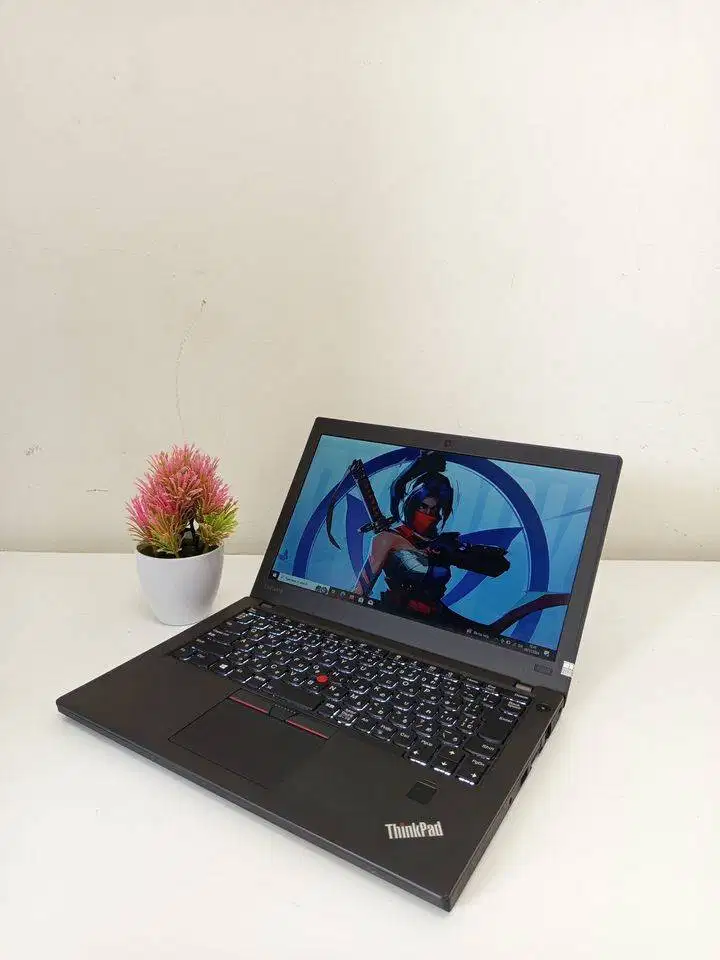 Dijual Cepat !! 2 jutaan aja Thinkpad X270 i5 Gen 7 Ram 8GB/SSD 256GB