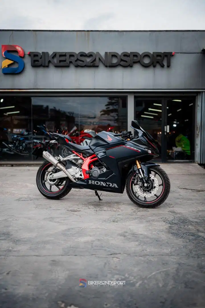 HONDA CBR 250RR ABS SP z900 r6 monster