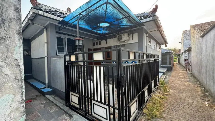 dijual rumah siap huni SHM luas 100 di slawi kulon