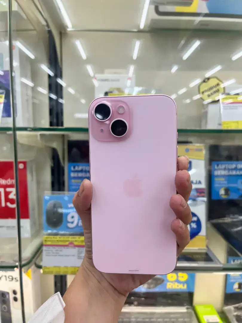 seGampangitu wujudkan impianmu di  iPhone 15 Pink 128GB