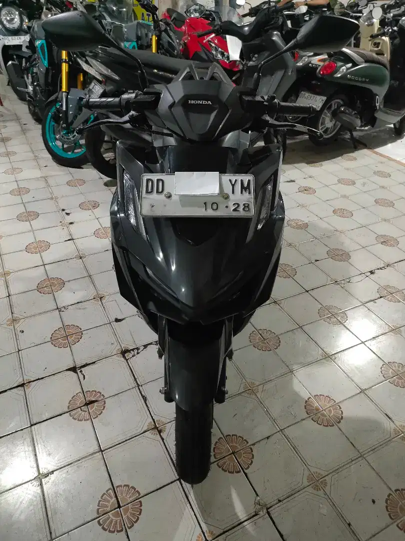 Honda vario 160 abs iss 2023 hitam