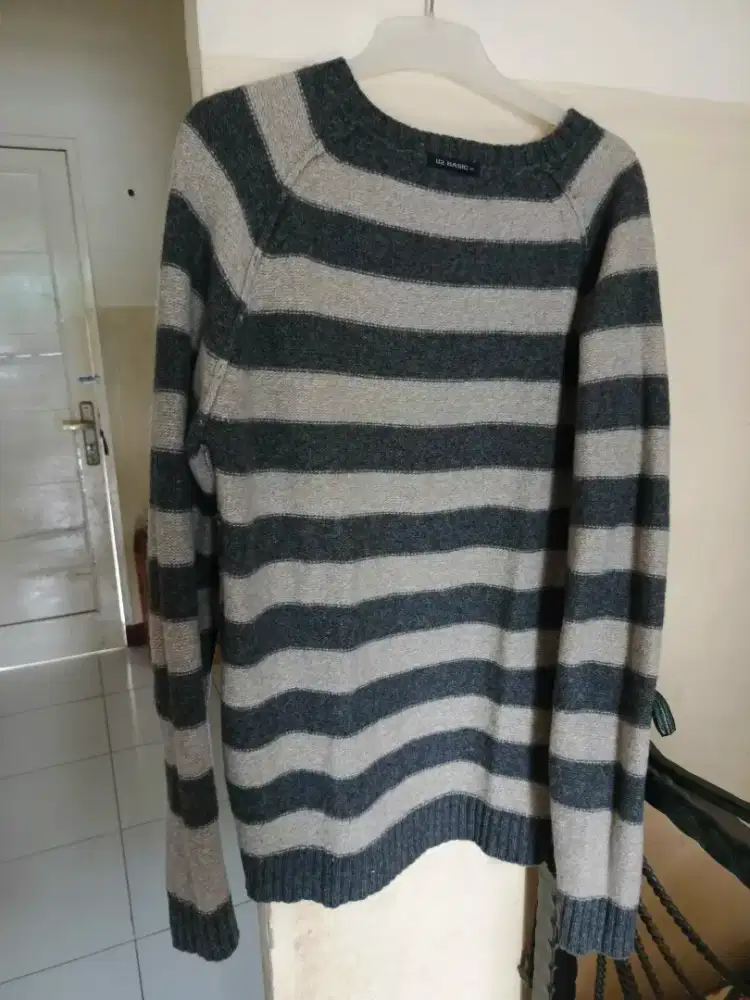 Knitwea rajut pria size L