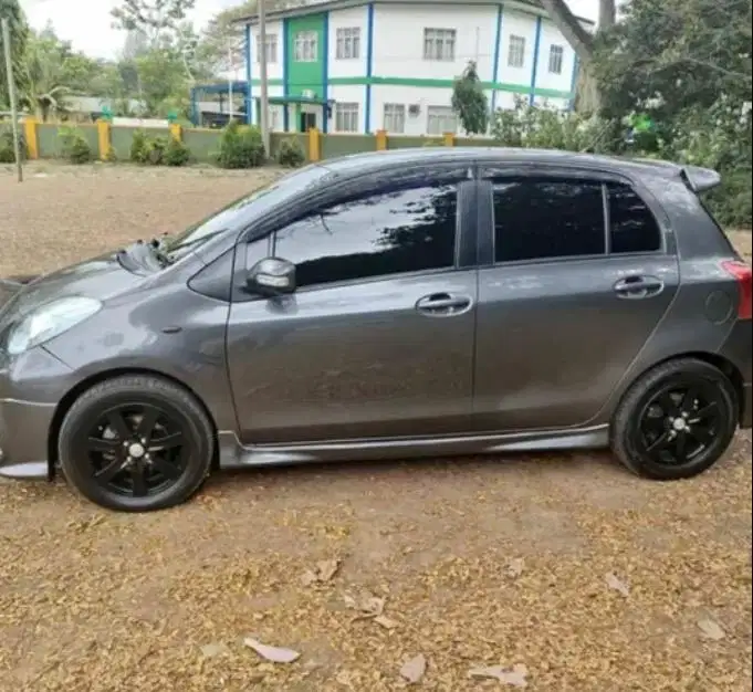 Yaris 2012 mulus no laka