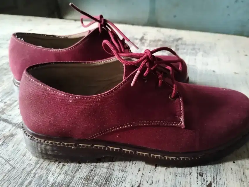 SEPATU DR. MARTENS