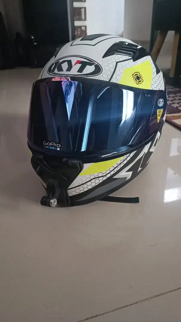 Helm KYT R10 Mulus Like New