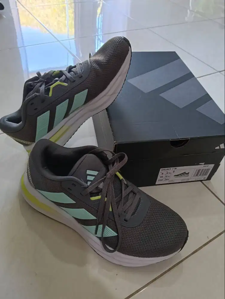 SEPATU JOGGING ADIDAS GALAXY 7 W LIKE NEW 3 KALI PAKAI !
