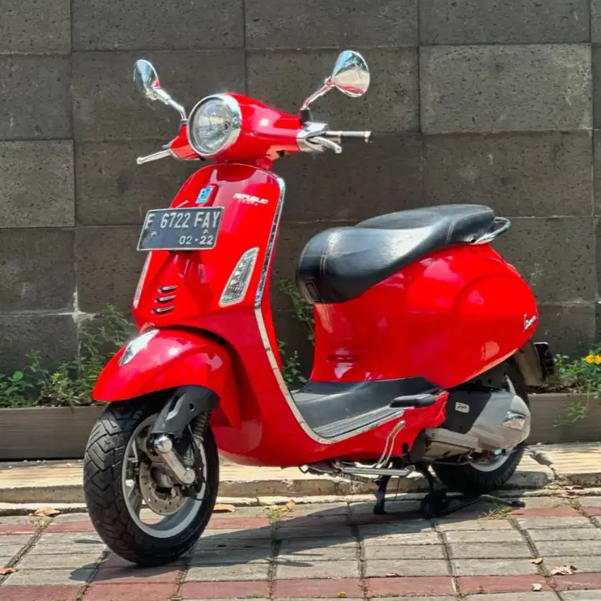 Vespa Primavera IGET 150 TAHUN 2016 warna Merah