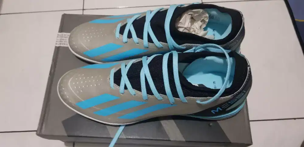 Sepatu futsal adidas messi