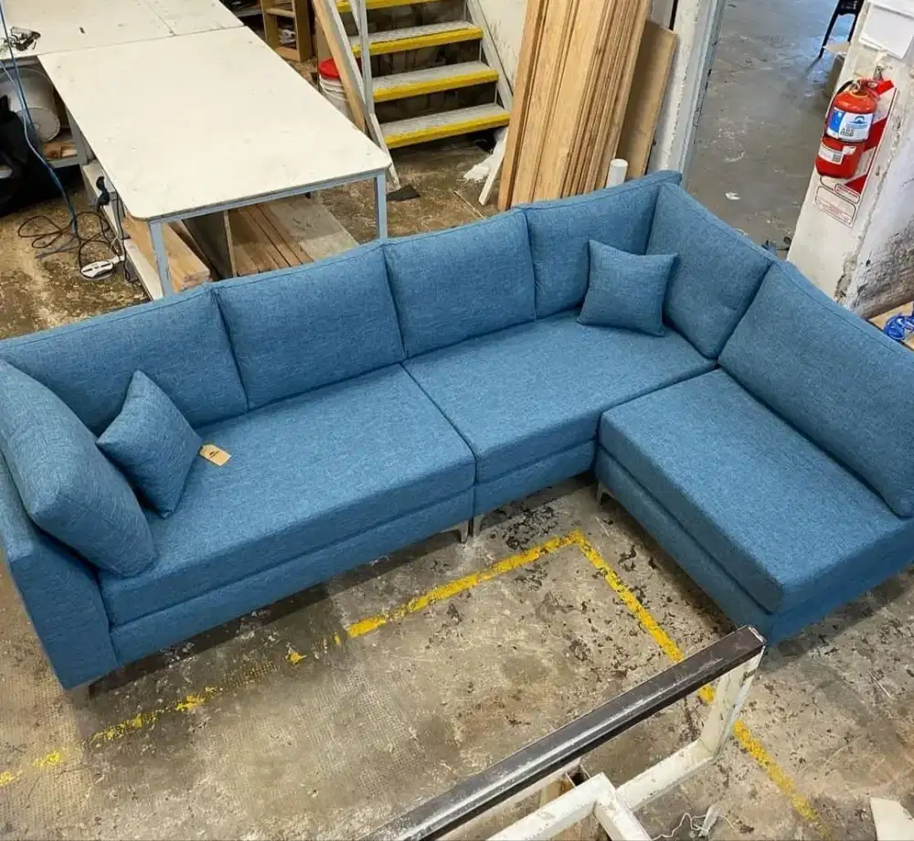 Sofa L biru minimalis tamu