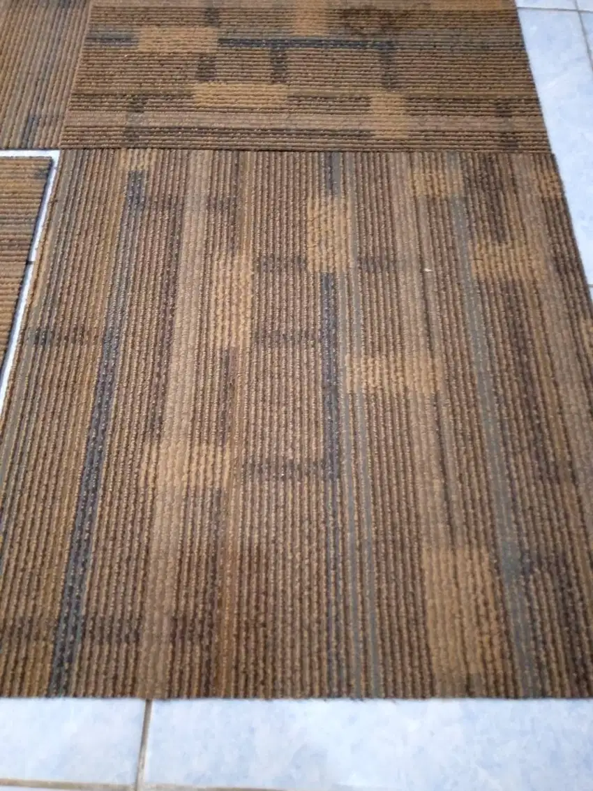 Karpet Tile EX 50cmx50cm second berkualitas siap pakai