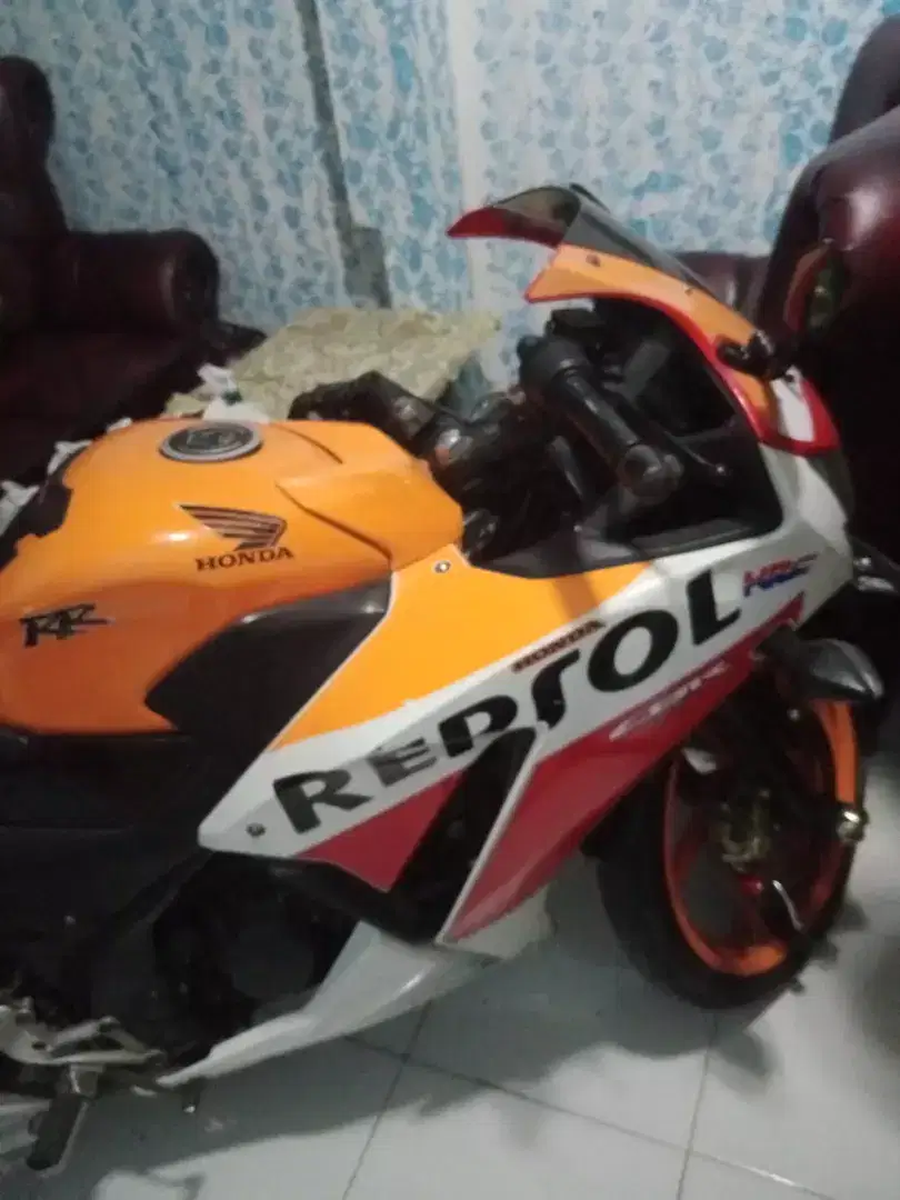 Dijual Repsol merah putih cbr 150 r