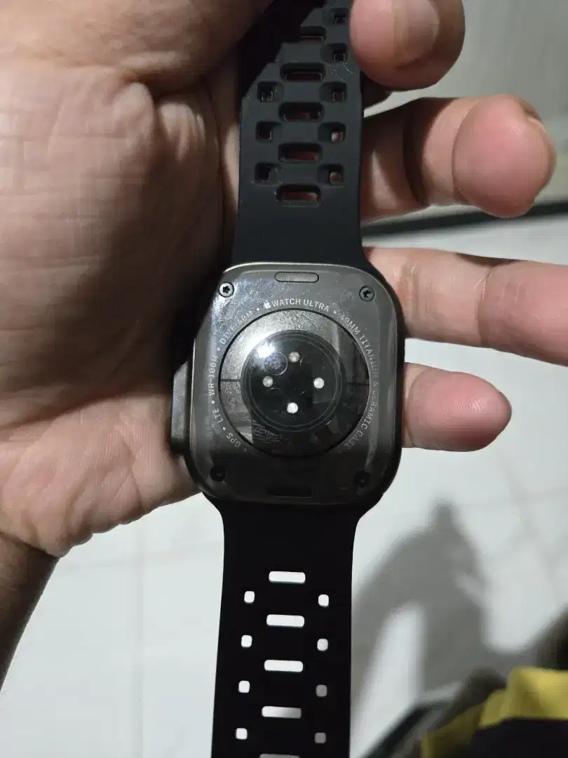 Apple Watch Ultra 2 jet black resmi lengkap baru 2 minggu pakai