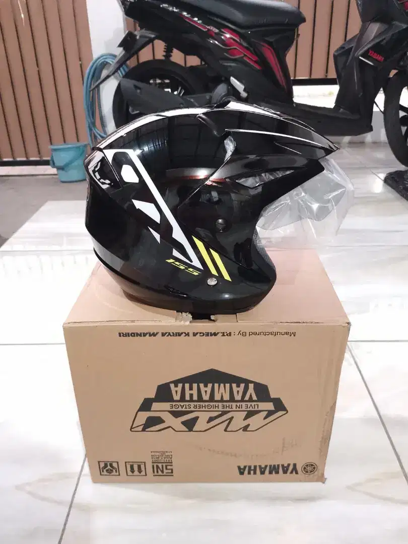 Helm Yamaha Baru bonus dari motor