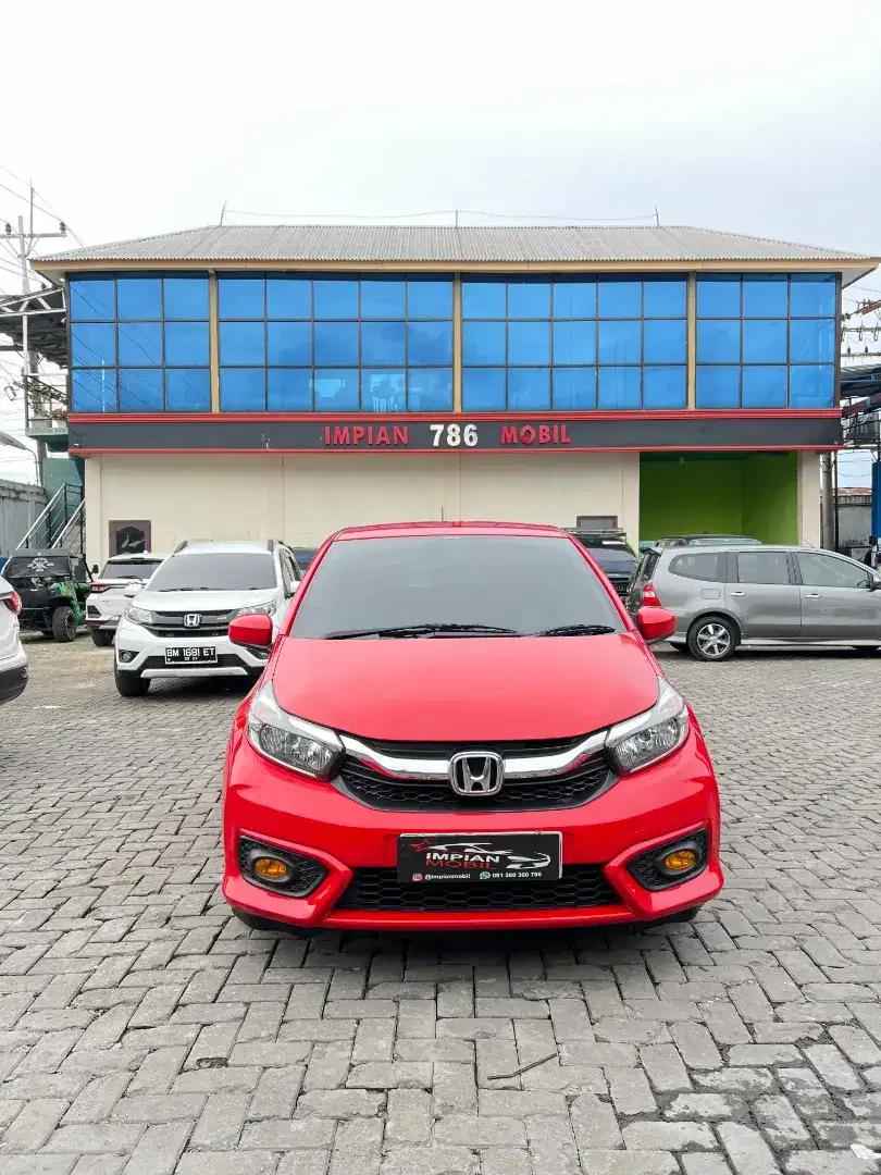 Honda Brio E M/T Merah 2022   crv hrv jazz city brv