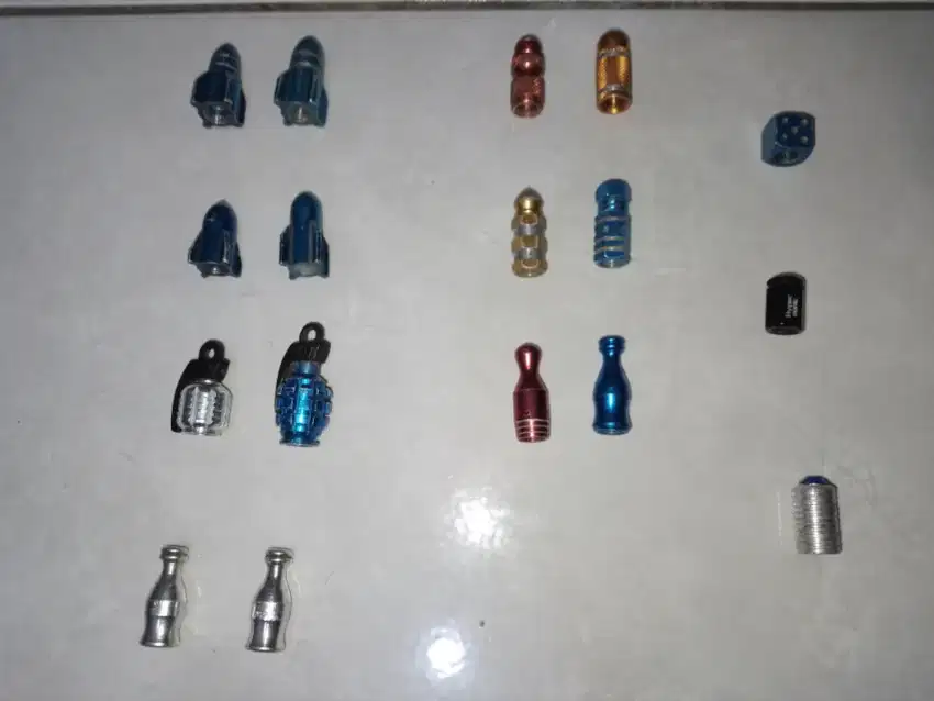 Tutup pentil ban mobil motor dan sepeda ada19pcs,stainless steell,nego