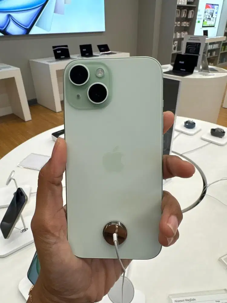 Iphone 15 128gb. New. Resmi iBOX. Bisa dicicil tanpa kartu kredit