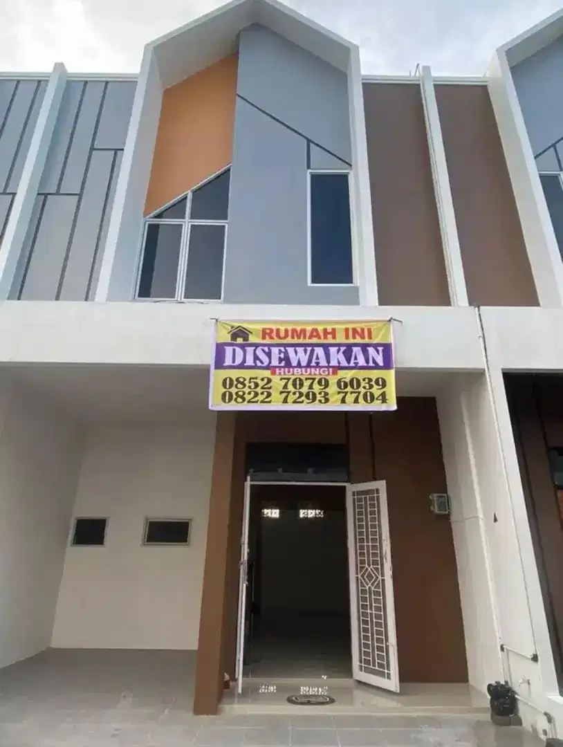 Disewakan Rumah lantai 3 daerah SM Raja