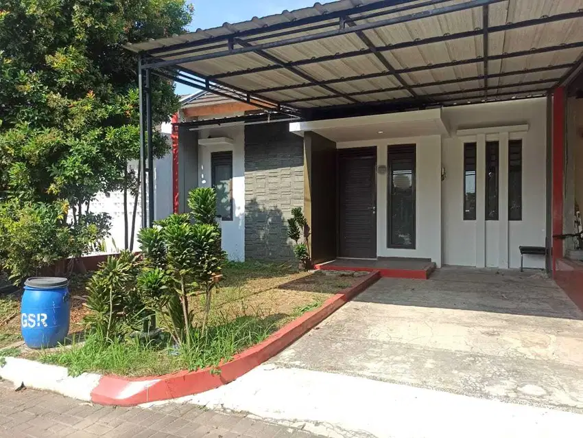 dijual rumah murah di komplek elit grand sharon