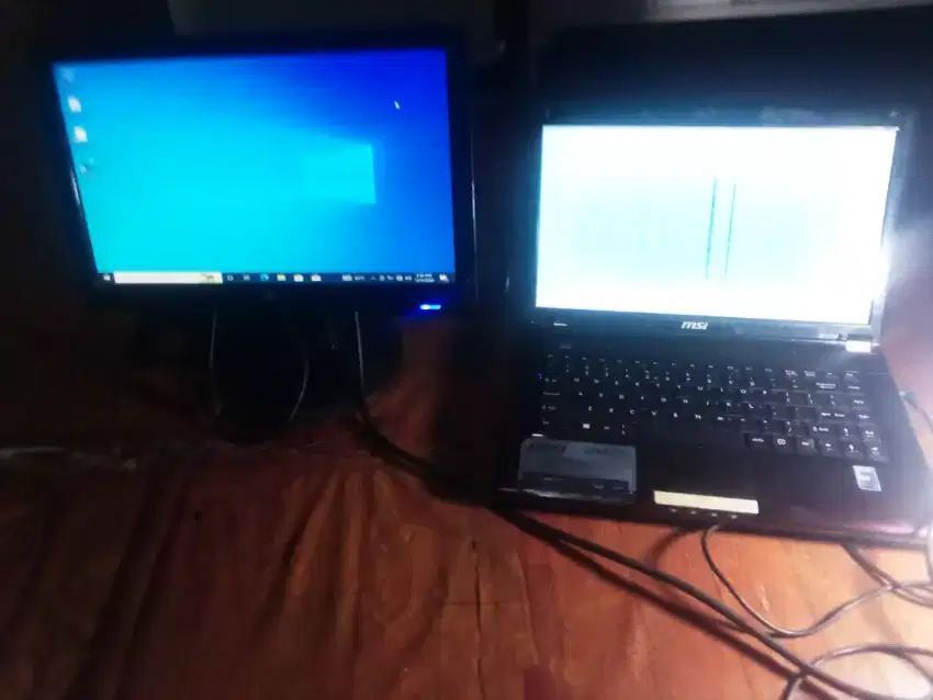 Laptop MSi CR430 + monitor LCD 16 inch