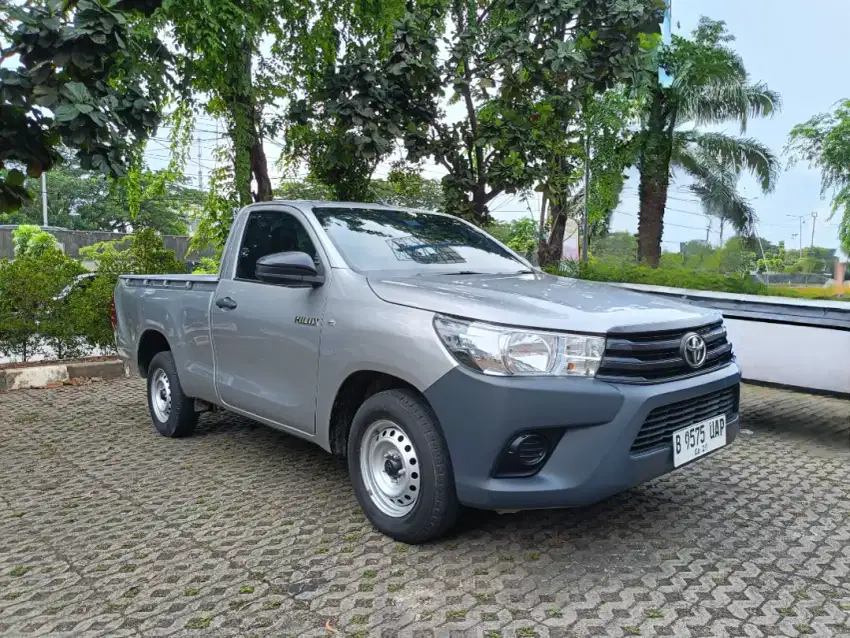 Toyota Hilux 2.5 Single Cabin 4×2 MT 2019 Silver