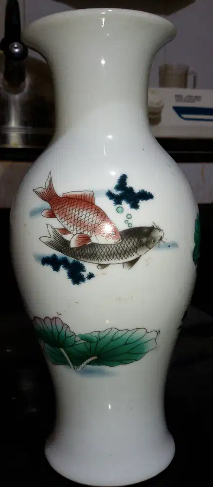 vase bunga china asli antik sepertinga keluaran tahun TUA