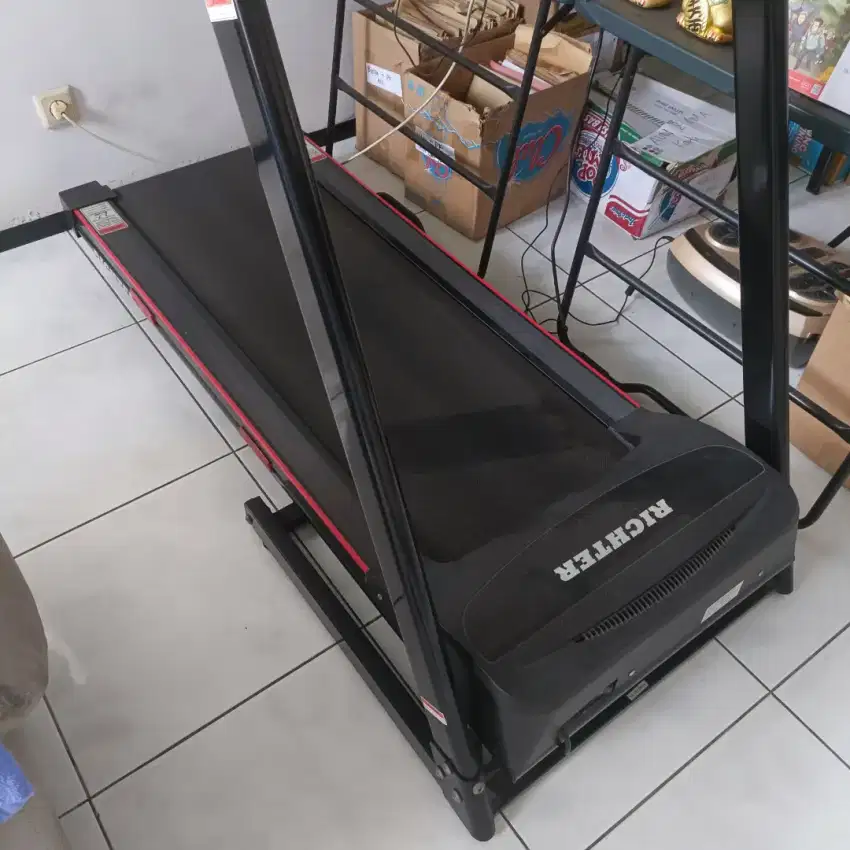 Dijual Treadmill Merk Richter Kondisi Istimewa