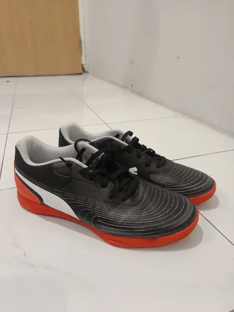 Sepatu futsal puma ori